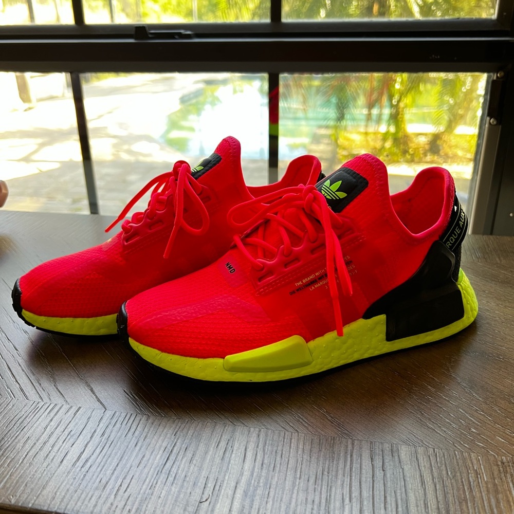 Adidas NMD R1 V2